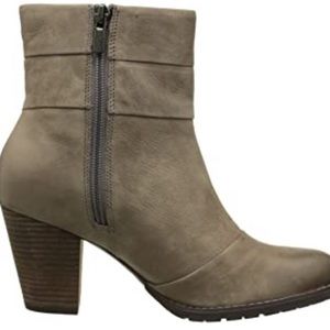Clark’s Mission Manor Nubuck Women’s Ankle Boots